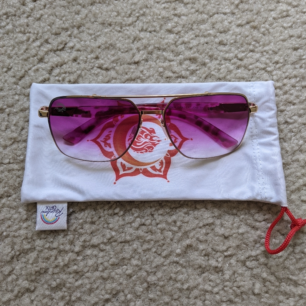 Sunglasses / Pink/Purple